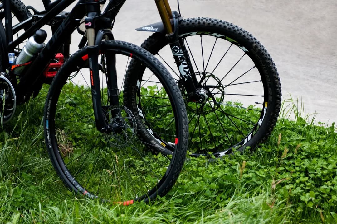 Ile barów w oponach rowerowych? Odkryj optymalne ciśnienie dla siebie