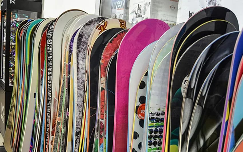 Jak dobrać długość snowboardu, aby uniknąć błędów i cieszyć się jazdą