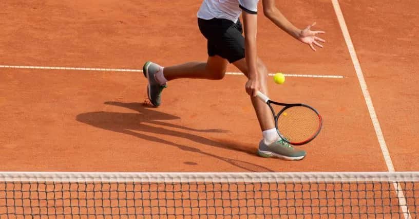 O co chodzi w tenisie: zasady, punktacja i sprzęt - kompendium